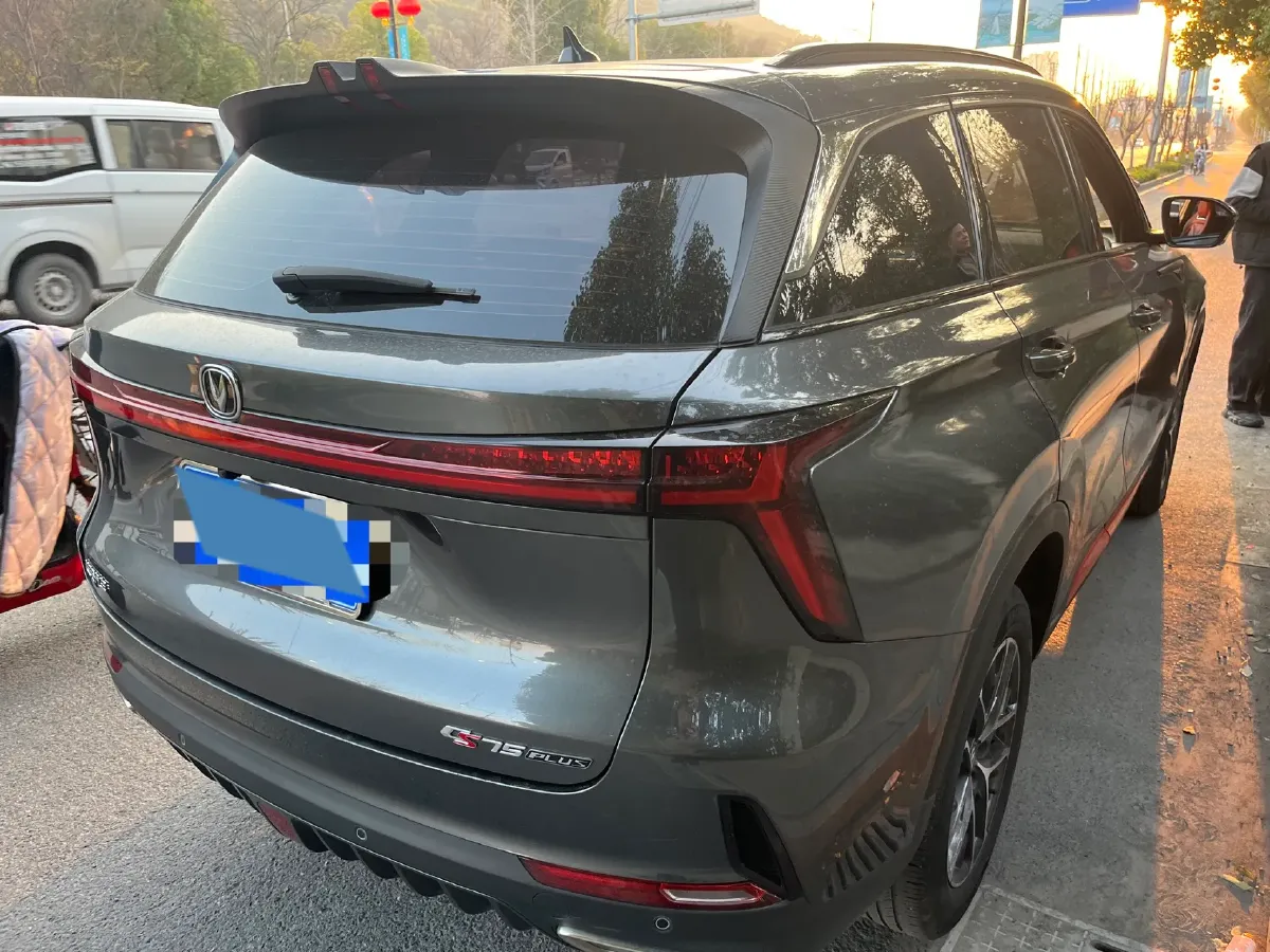 2022 ChangAn CS75 Plus 1.5T 188HP L4 8AT,autocango,china used car exporter,china ev exporter,chinese used car exporter,chinese used ev exporter
