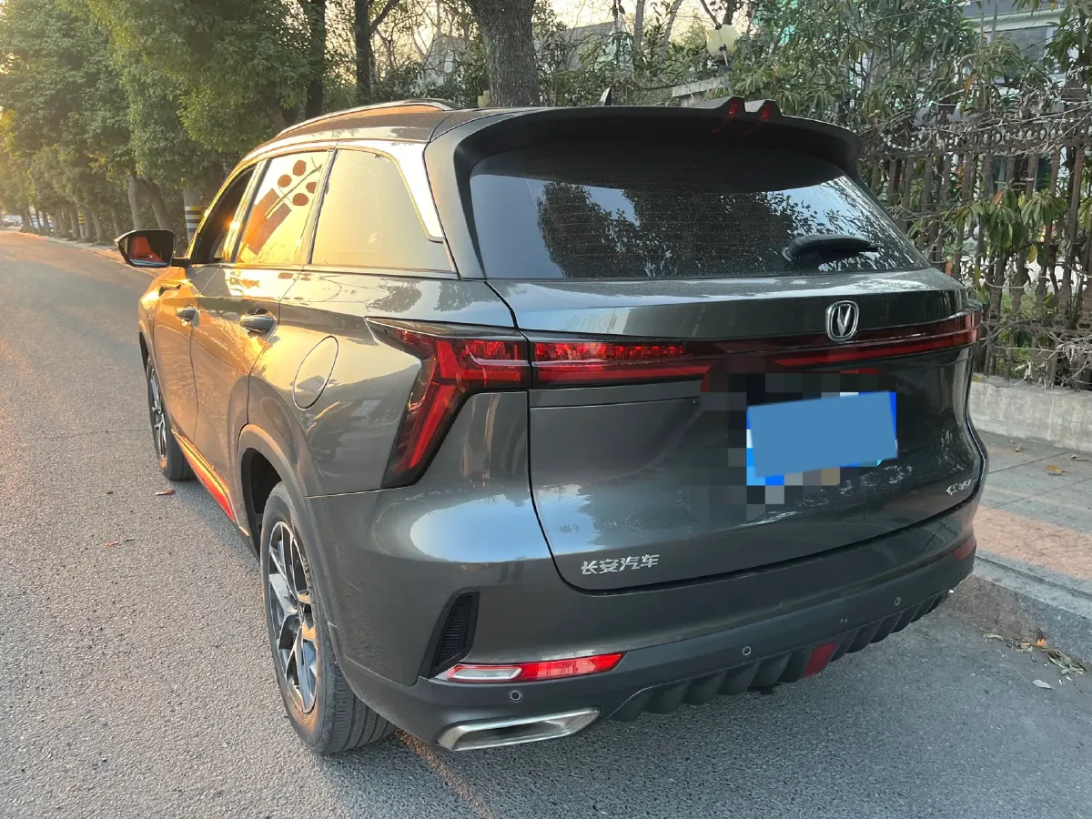 2022 ChangAn CS75 Plus 1.5T 188HP L4 8AT,autocango,china used car exporter,china ev exporter,chinese used car exporter,chinese used ev exporter