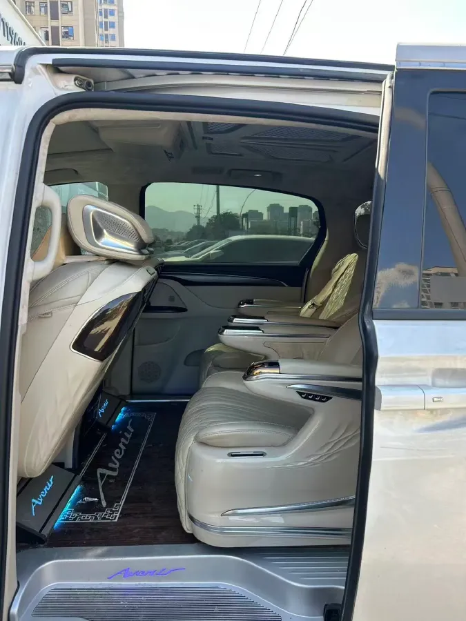 2021 Buick GL8 2.0T 237HP L4 9AT,autocango,china used car exporter,china ev exporter,chinese used car exporter,chinese used ev exporter