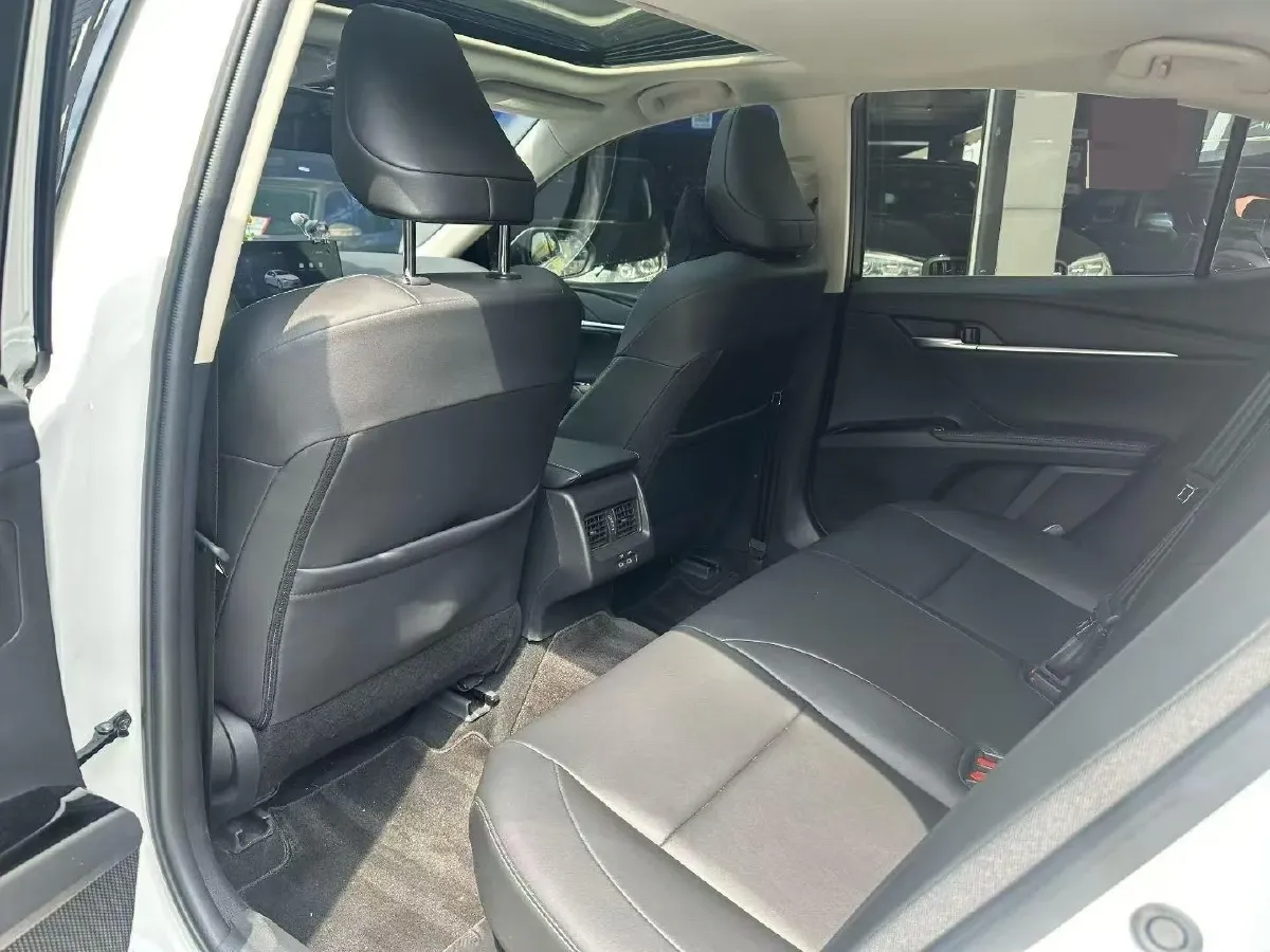 2024 Toyota Camry 2.0L 152HP L4 E-CVT Hybrid,autocango,china used car exporter,china ev exporter,chinese used car exporter,chinese used ev exporter