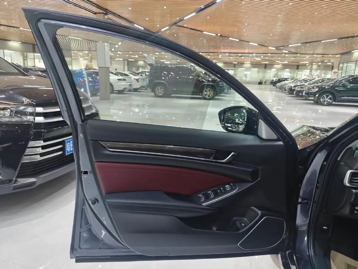 2022 Honda Accord 1.5T 194HP L4 CVT,autocango,china used car exporter,china ev exporter,chinese used car exporter,chinese used ev exporter