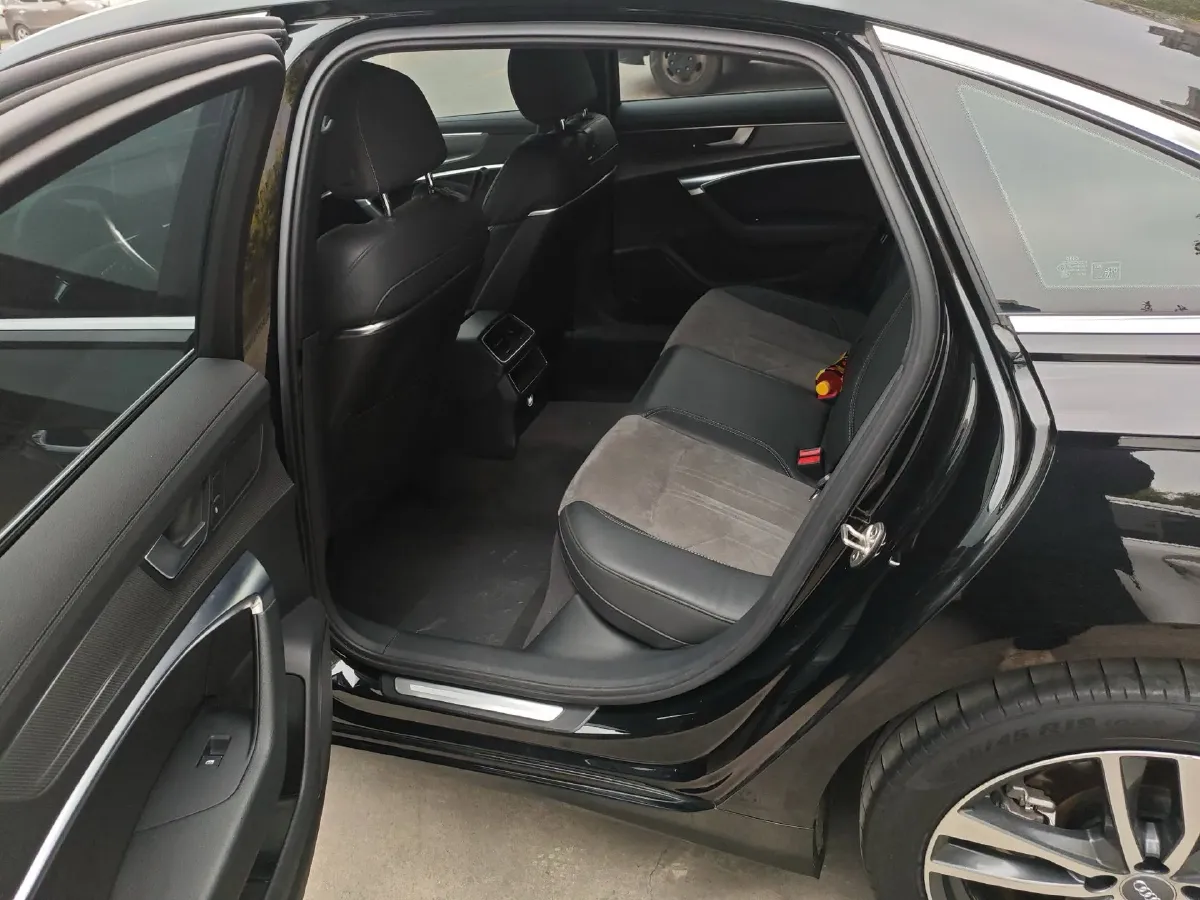 2020 Audi A6L 2.0T 190HP L4 7DCT,autocango,china used car exporter,china ev exporter,chinese used car exporter,chinese used ev exporter