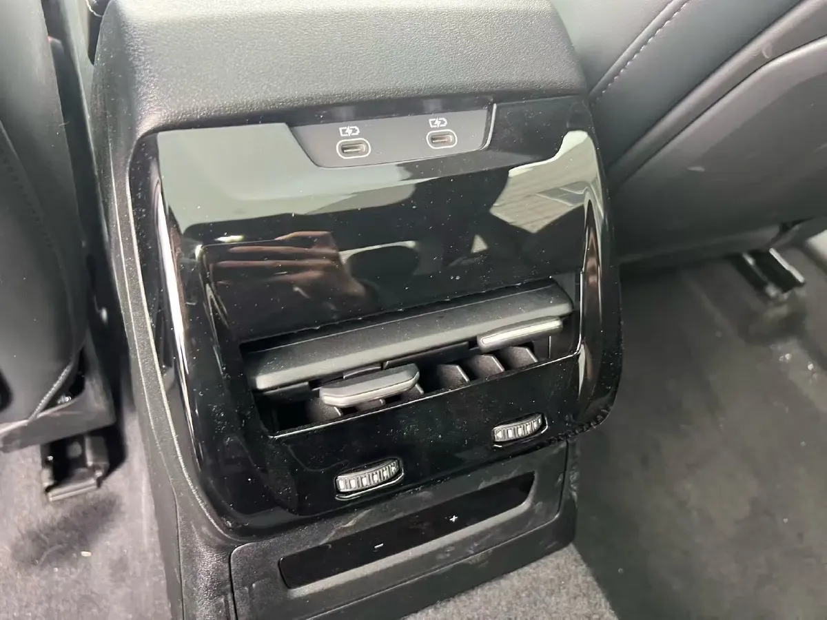 2026 Audi A5L 2.0T 204HP L4 7DCT,autocango,china used car exporter,china ev exporter,chinese used car exporter,chinese used ev exporter