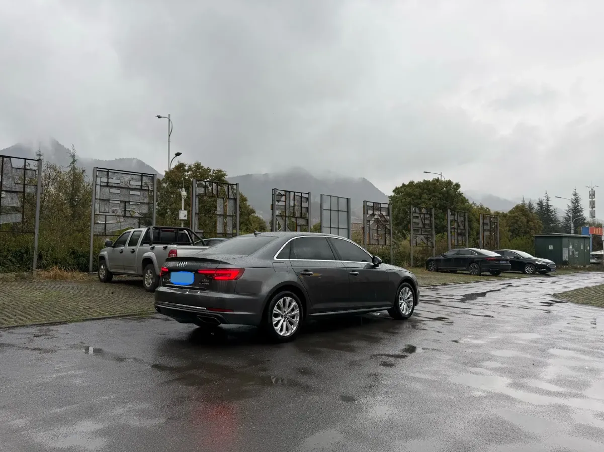 2019 Audi A4L 2.0T 190HP L4 7DCT,autocango,china used car exporter,china ev exporter,chinese used car exporter,chinese used ev exporter