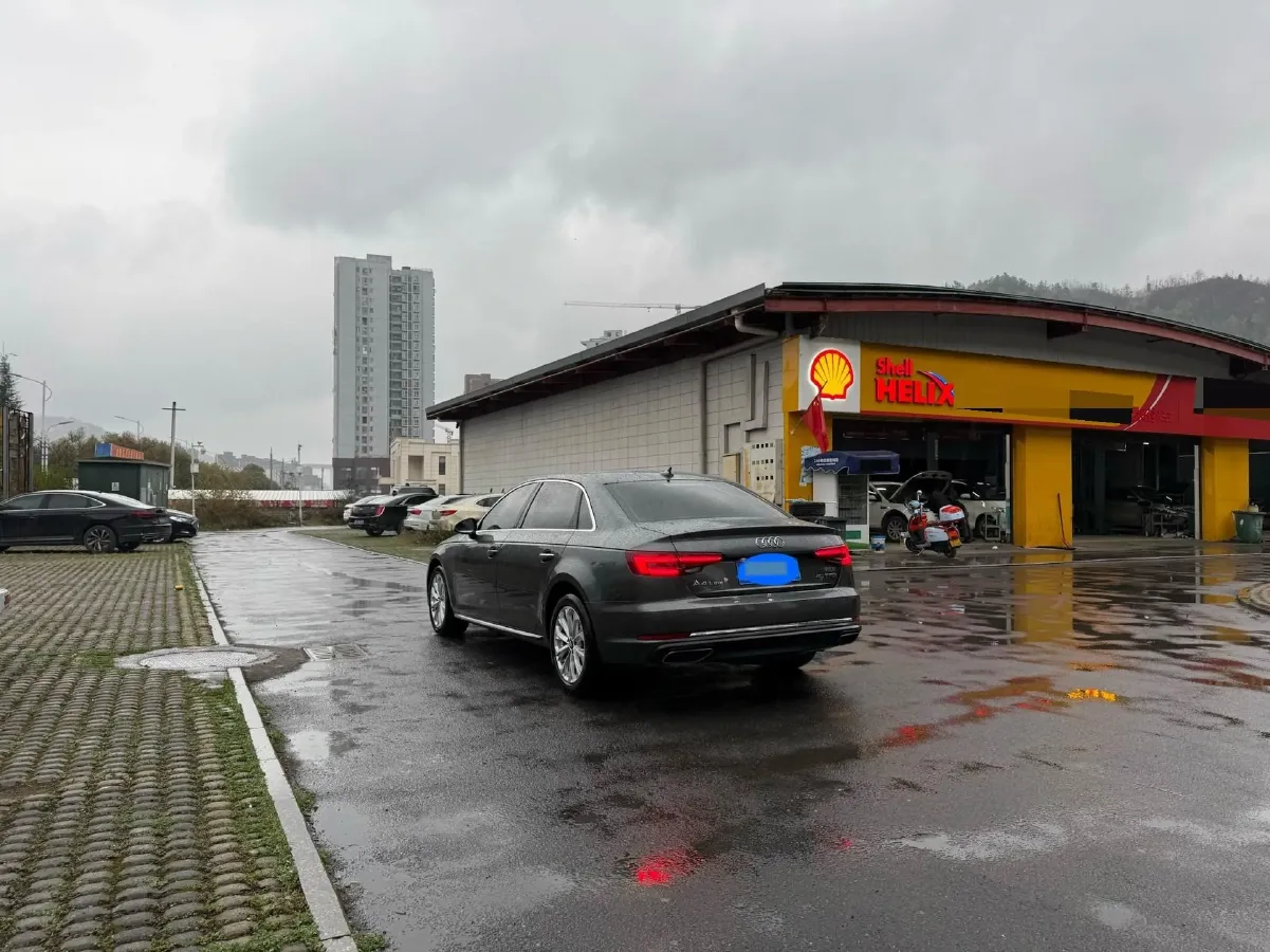 2019 Audi A4L 2.0T 190HP L4 7DCT,autocango,china used car exporter,china ev exporter,chinese used car exporter,chinese used ev exporter