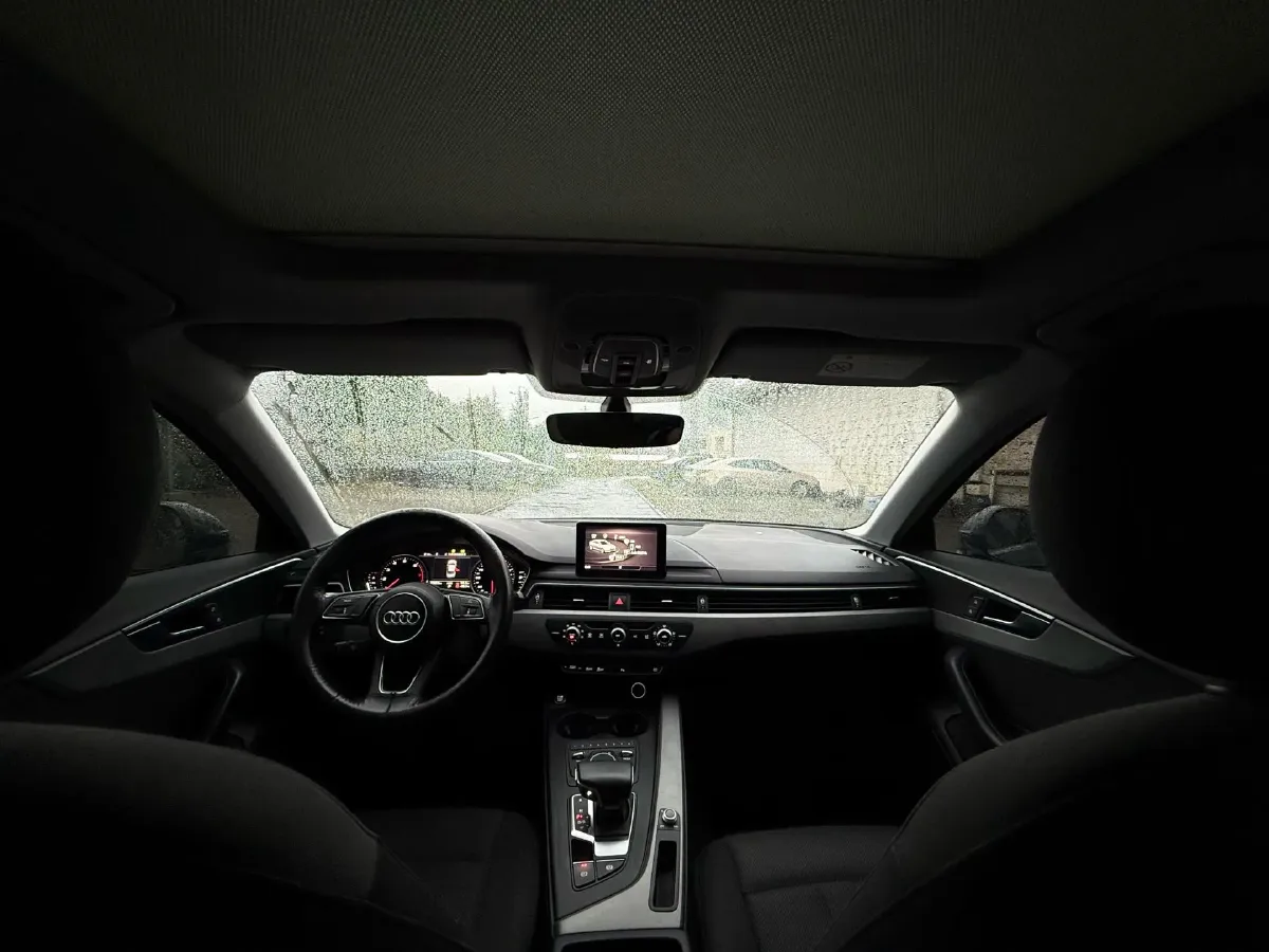 2019 Audi A4L 2.0T 190HP L4 7DCT,autocango,china used car exporter,china ev exporter,chinese used car exporter,chinese used ev exporter