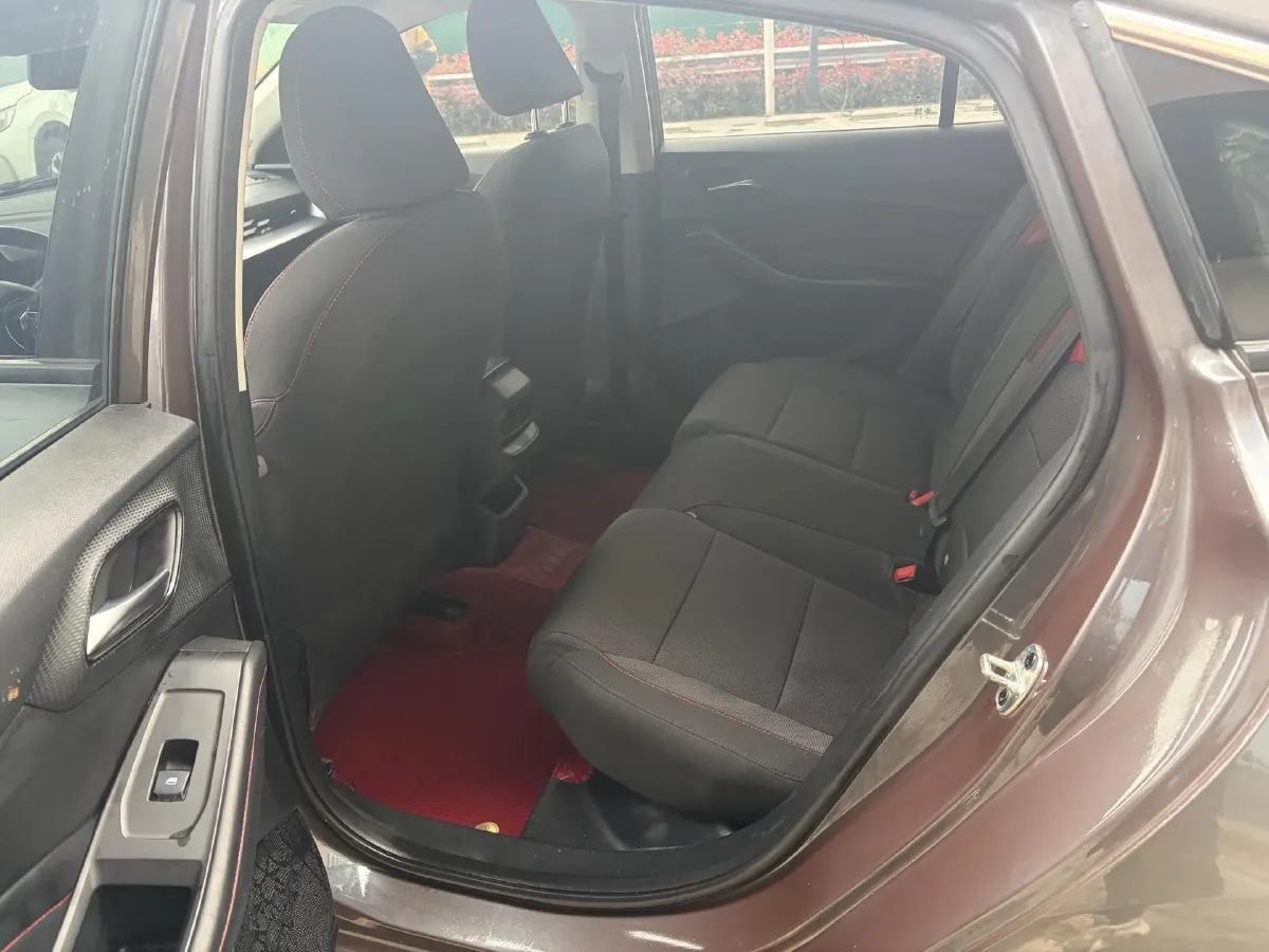 2022 MG 5 1.5L 120HP L4 5MT,autocango,china used car exporter,china ev exporter,chinese used car exporter,chinese used ev exporter