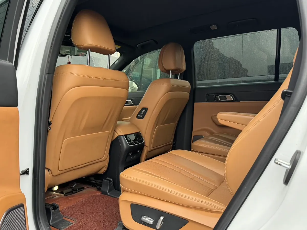 2020 Li ONE Range Extended 131HP REEV 40.5KWH,autocango,china used car exporter,china ev exporter,chinese used car exporter,chinese used ev exporter