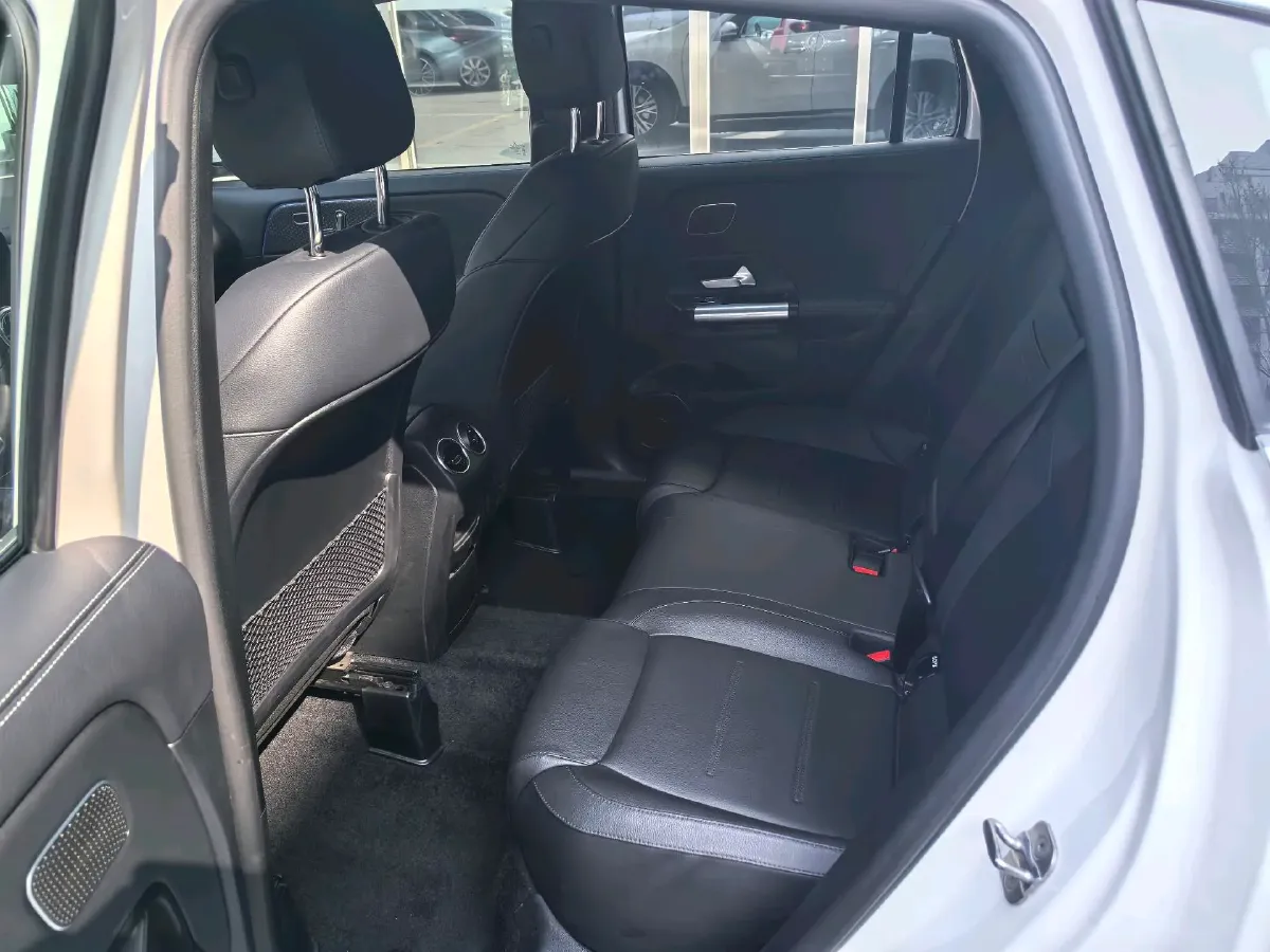 2024 Mercedes-Benz GLA Class 2.0T 190HP L4 8DCT,autocango,china used car exporter,china ev exporter,chinese used car exporter,chinese used ev exporter