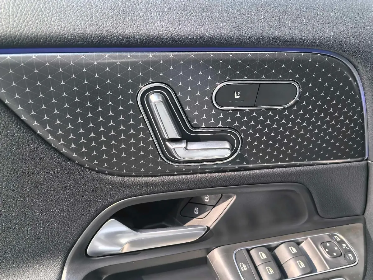 2024 Mercedes-Benz GLA Class 2.0T 190HP L4 8DCT,autocango,china used car exporter,china ev exporter,chinese used car exporter,chinese used ev exporter