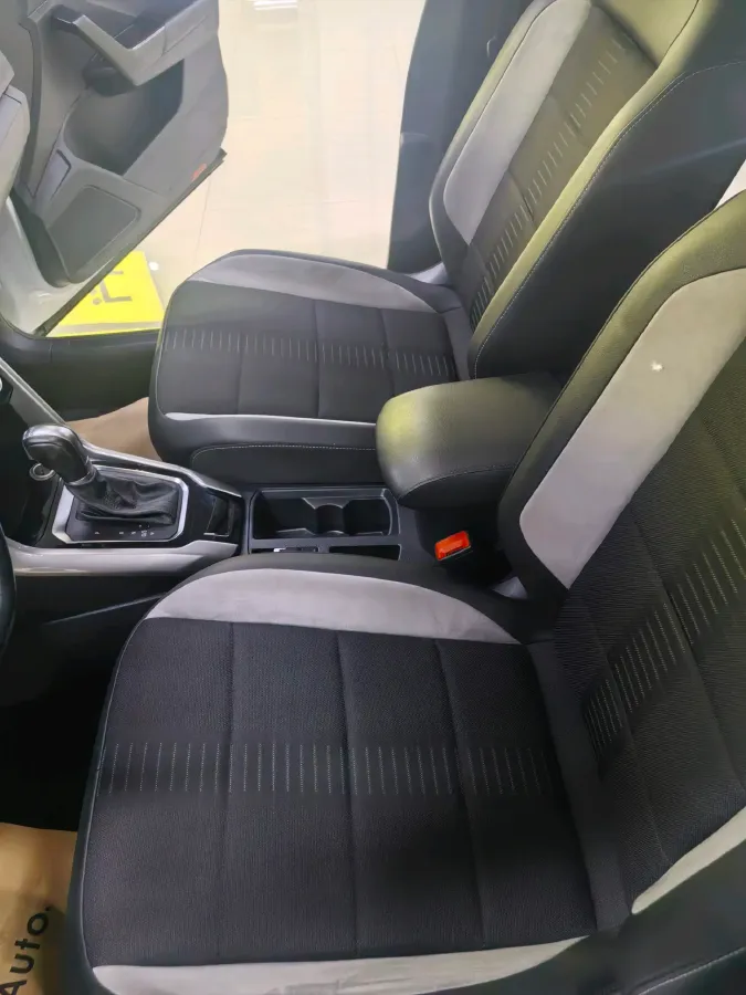 2019 Volkswagen T-Roc 1.4T 131HP L4 7DCT,autocango,china used car exporter,china ev exporter,chinese used car exporter,chinese used ev exporter