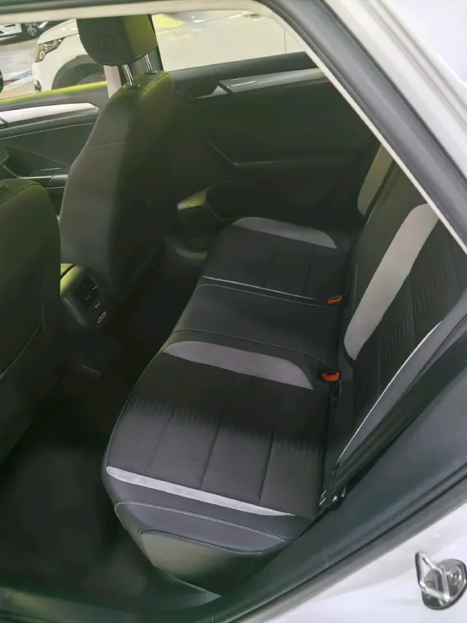 2019 Volkswagen T-Roc 1.4T 131HP L4 7DCT,autocango,china used car exporter,china ev exporter,chinese used car exporter,chinese used ev exporter