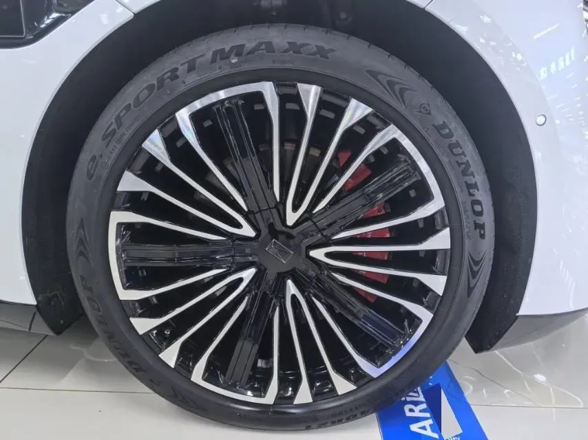 2025 Avatr 12 1.5T 156HP L4 REEV 39.05KWH,autocango,china used car exporter,china ev exporter,chinese used car exporter,chinese used ev exporter