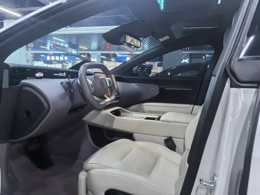 2025 Avatr 12 1.5T 156HP L4 REEV 39.05KWH,autocango,china used car exporter,china ev exporter,chinese used car exporter,chinese used ev exporter