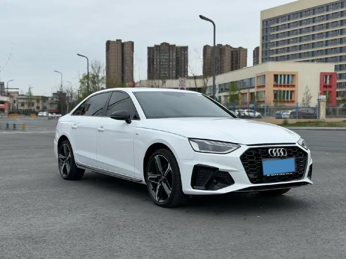 2025 Audi A4L 2.0T 190HP L4 7DCT,autocango,china used car exporter,china ev exporter,chinese used car exporter,chinese used ev exporter