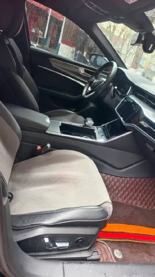 2022 Audi A6L 2.0T 190HP L4 7DCT,autocango,china used car exporter,china ev exporter,chinese used car exporter,chinese used ev exporter