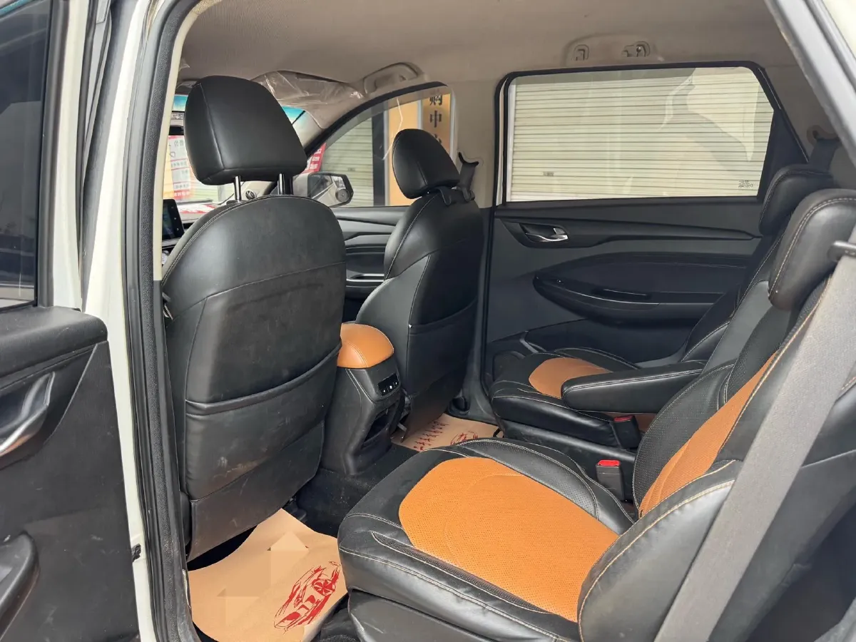 2018 WuLing HongGuang S3 1.5L 112HP L4 6MT,autocango,china used car exporter,china ev exporter,chinese used car exporter,chinese used ev exporter