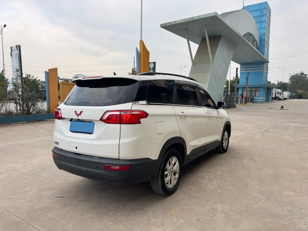 2018 WuLing HongGuang S3 1.5L 112HP L4 6MT,autocango,china used car exporter,china ev exporter,chinese used car exporter,chinese used ev exporter
