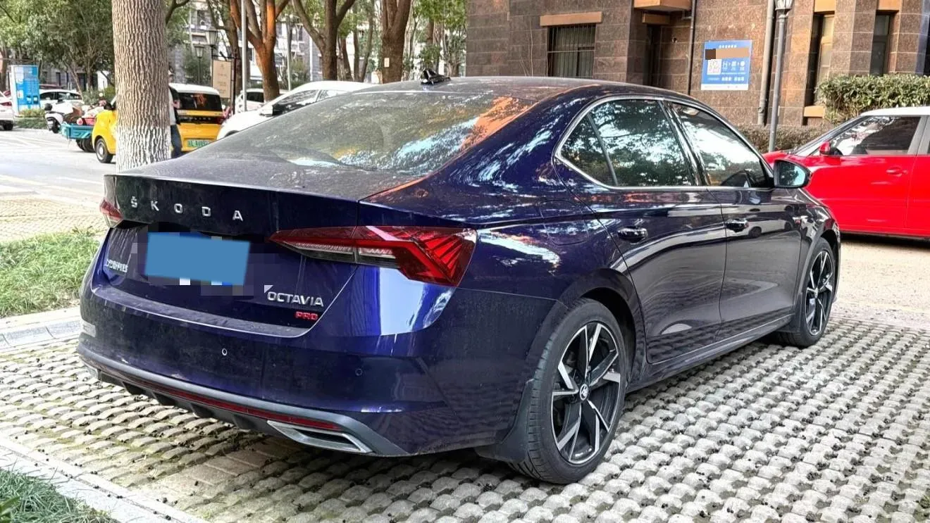 2023 Skoda Octavia 1.4T 150HP L4 7DCT,autocango,china used car exporter,china ev exporter,chinese used car exporter,chinese used ev exporter