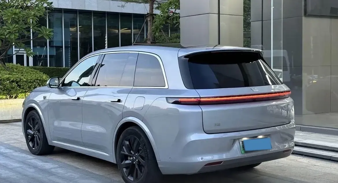 2023 Li L8 Range Extended 154HP REEV 40.9KWH,autocango,china used car exporter,china ev exporter,chinese used car exporter,chinese used ev exporter
