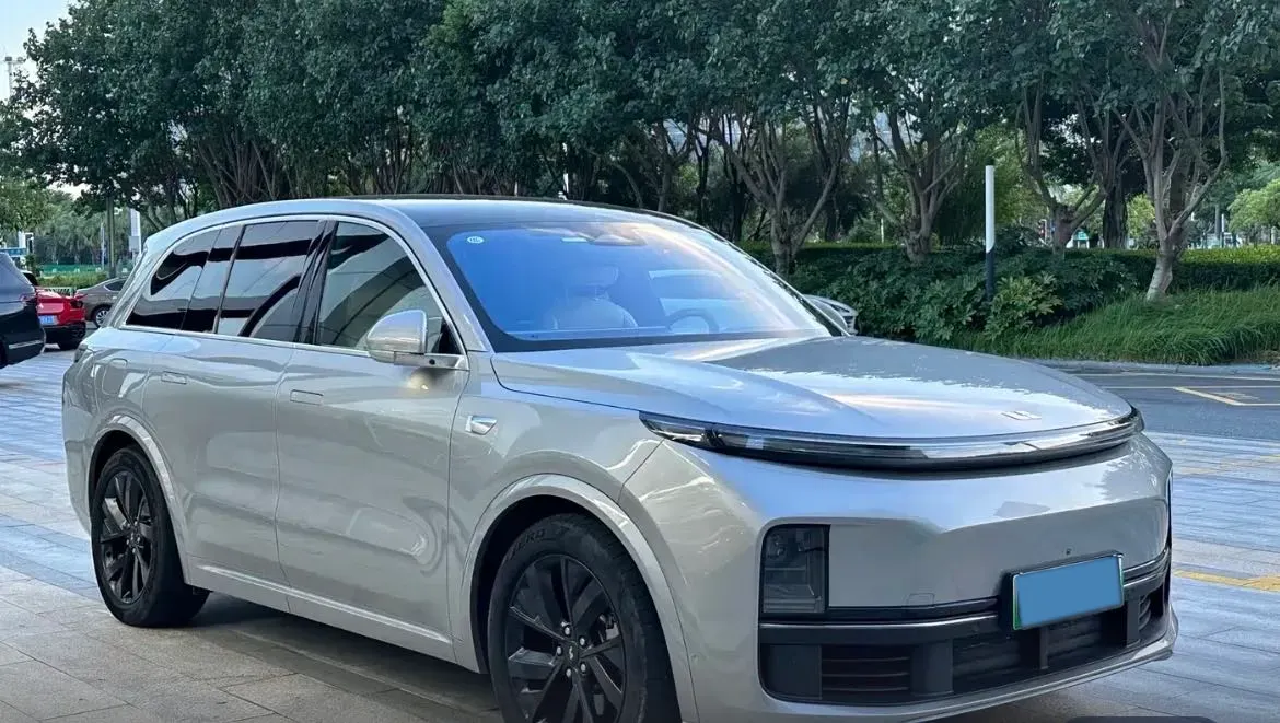2023 Li L8 Range Extended 154HP REEV 40.9KWH,autocango,china used car exporter,china ev exporter,chinese used car exporter,chinese used ev exporter