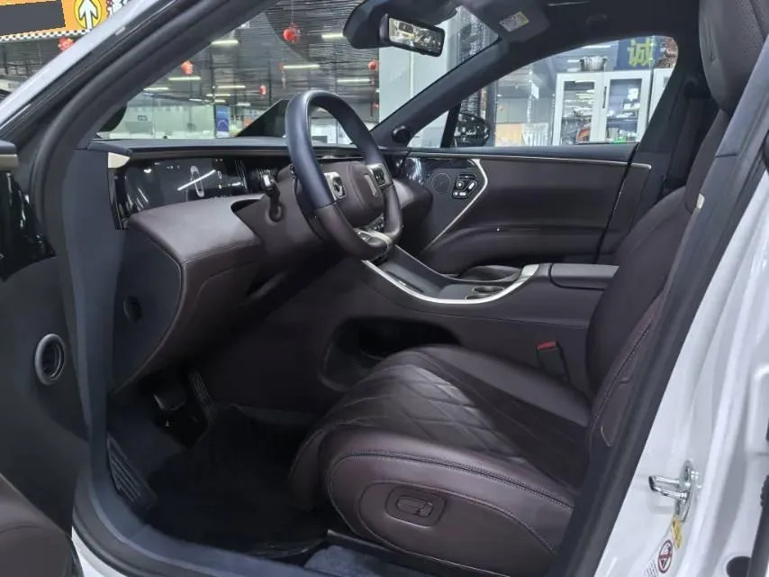 2025 Avatr 11 1.5T 156HP L4 REEV,autocango,china used car exporter,china ev exporter,chinese used car exporter,chinese used ev exporter