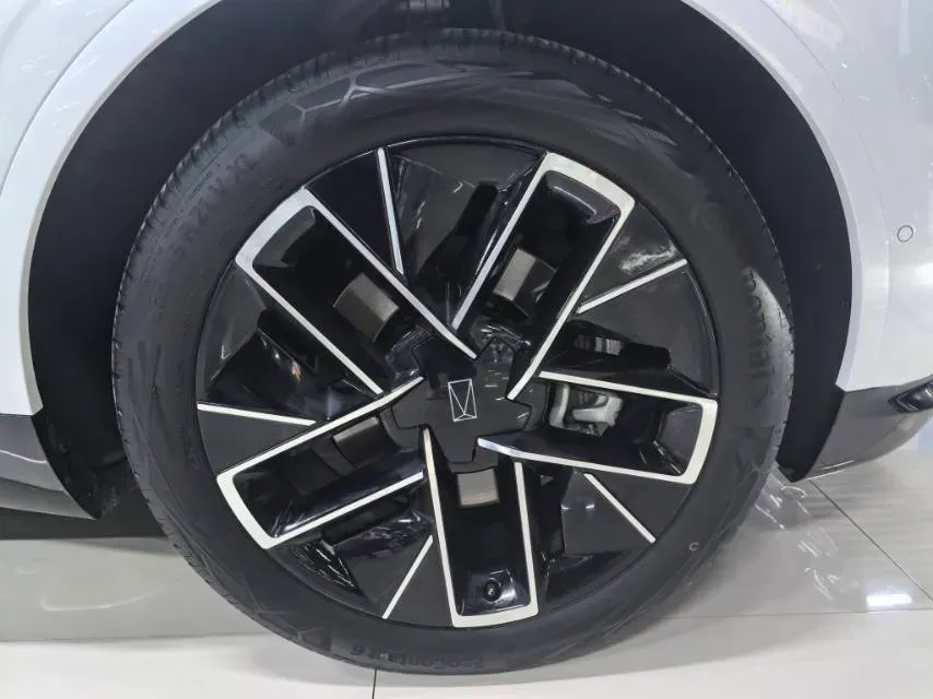 2025 Avatr 11 1.5T 156HP L4 REEV,autocango,china used car exporter,china ev exporter,chinese used car exporter,chinese used ev exporter