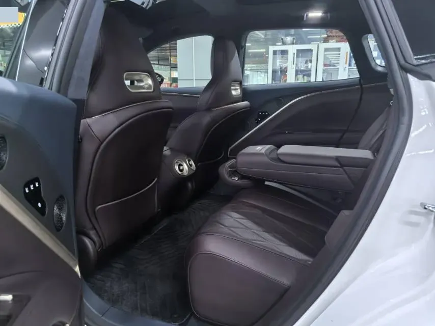 2025 Avatr 11 1.5T 156HP L4 REEV,autocango,china used car exporter,china ev exporter,chinese used car exporter,chinese used ev exporter