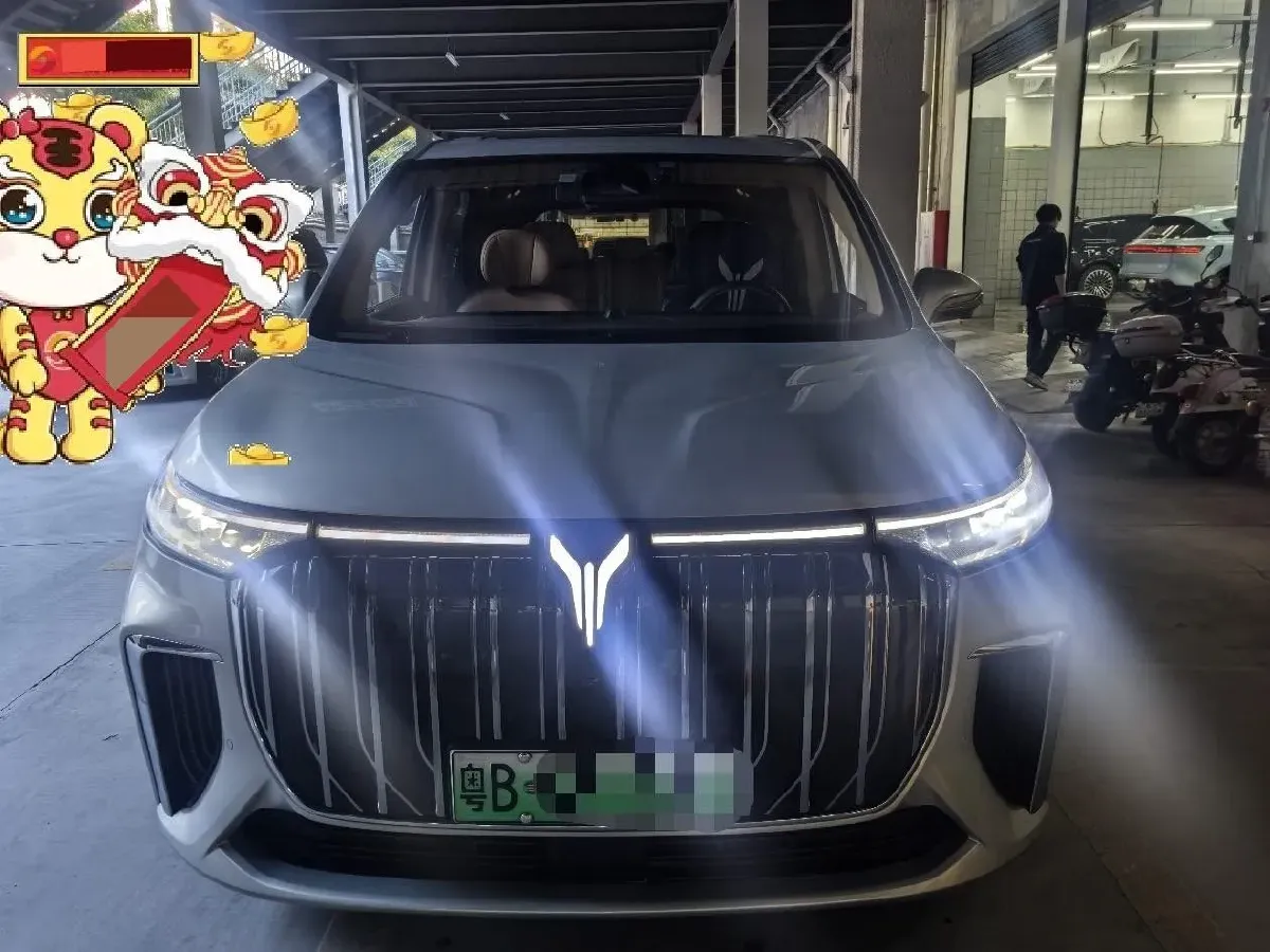 2024 Voyah Dream 1.5T 150HP L4 PHEV 43KWH,autocango,china used car exporter,china ev exporter,chinese used car exporter,chinese used ev exporter