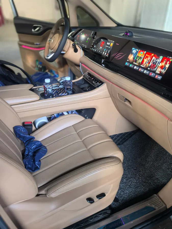 2024 Voyah Dream 1.5T 150HP L4 PHEV 43KWH,autocango,china used car exporter,china ev exporter,chinese used car exporter,chinese used ev exporter