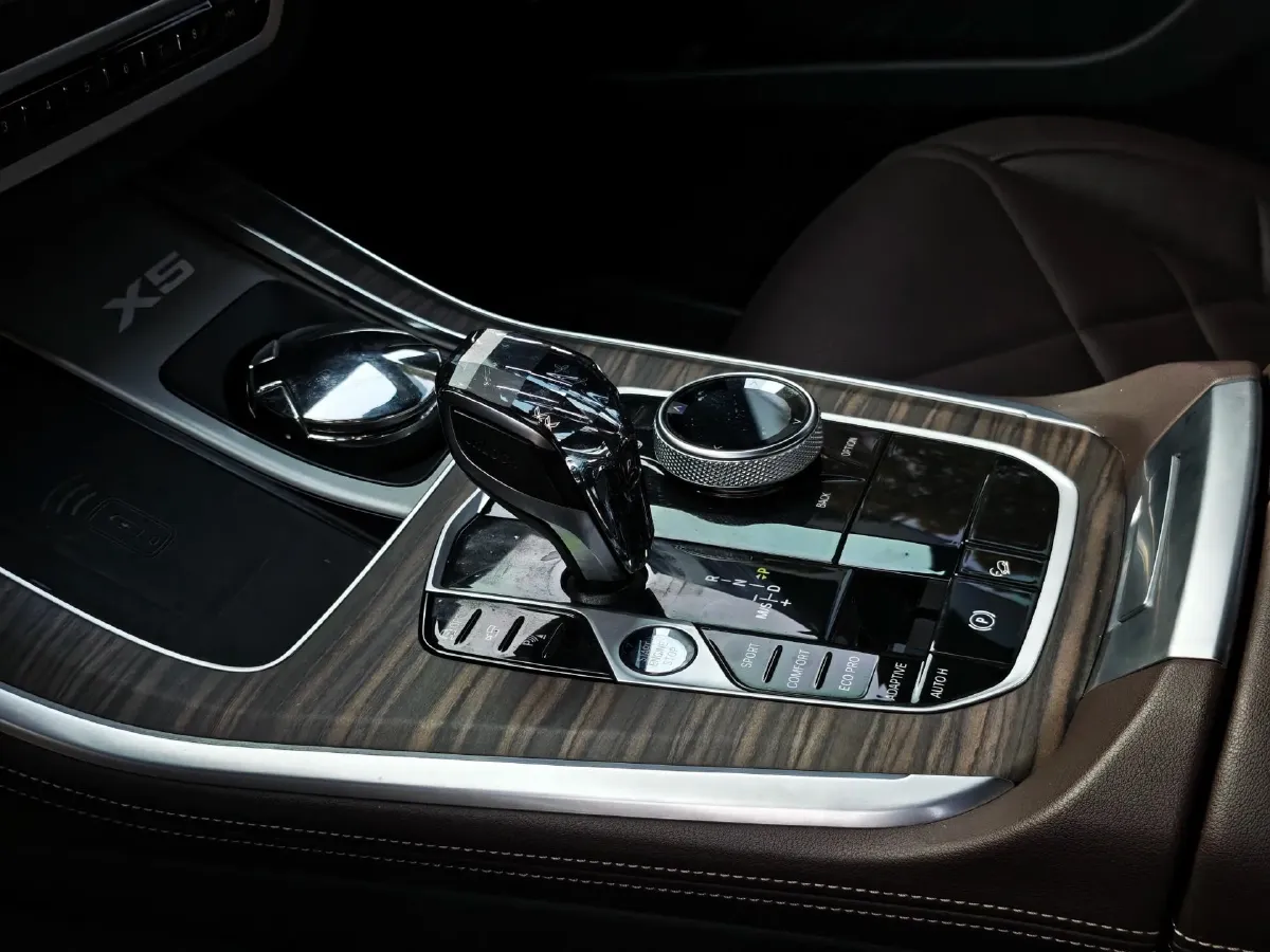 2022 BMW X5 3.0T 333HP L6 8AT,autocango,china used car exporter,china ev exporter,chinese used car exporter,chinese used ev exporter