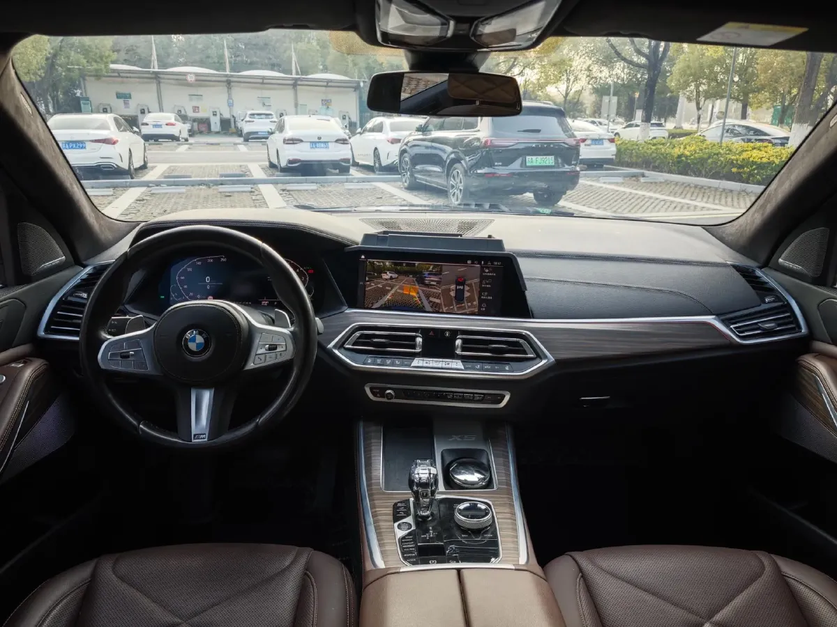 2022 BMW X5 3.0T 333HP L6 8AT,autocango,china used car exporter,china ev exporter,chinese used car exporter,chinese used ev exporter