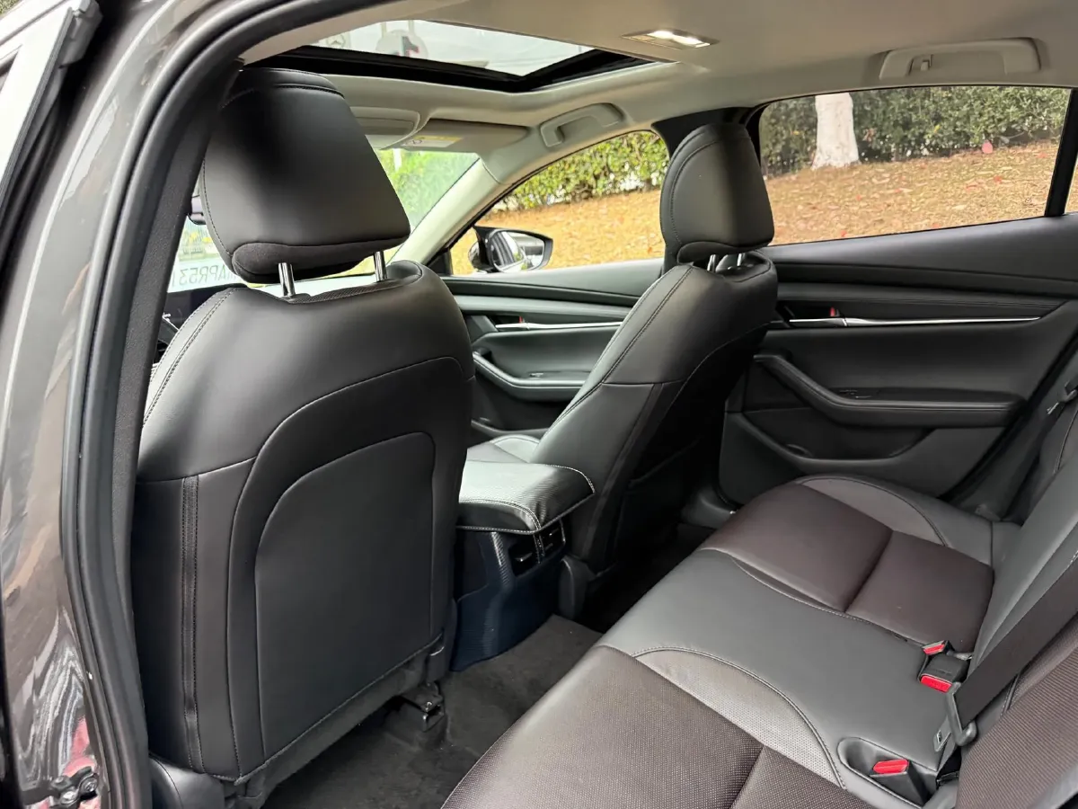 2021 Mazda 3 Axela 2.0L 158HP L4 6AT,autocango,china used car exporter,china ev exporter,chinese used car exporter,chinese used ev exporter