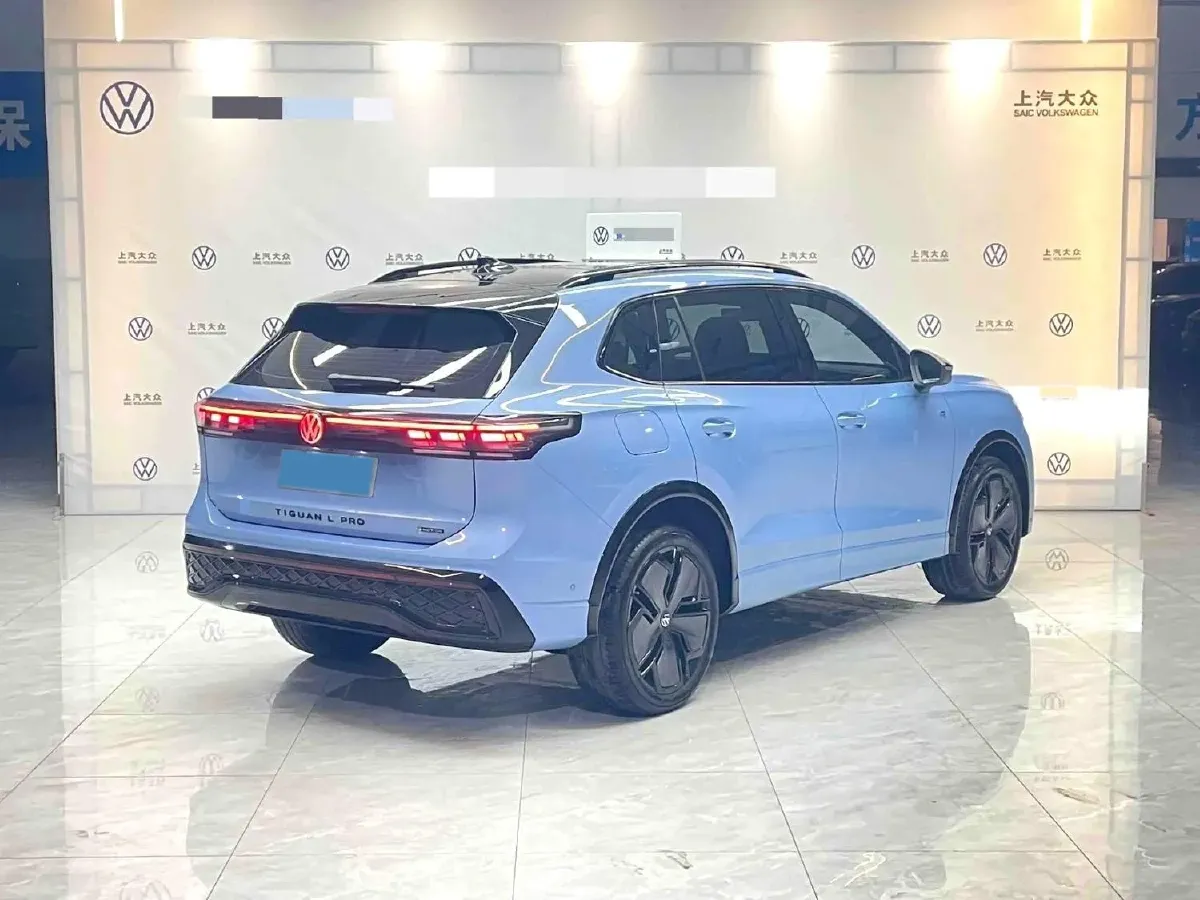 2024 Volkswagen Tiguan L 2.0T 220HP L4 7DCT,autocango,china used car exporter,china ev exporter,chinese used car exporter,chinese used ev exporter
