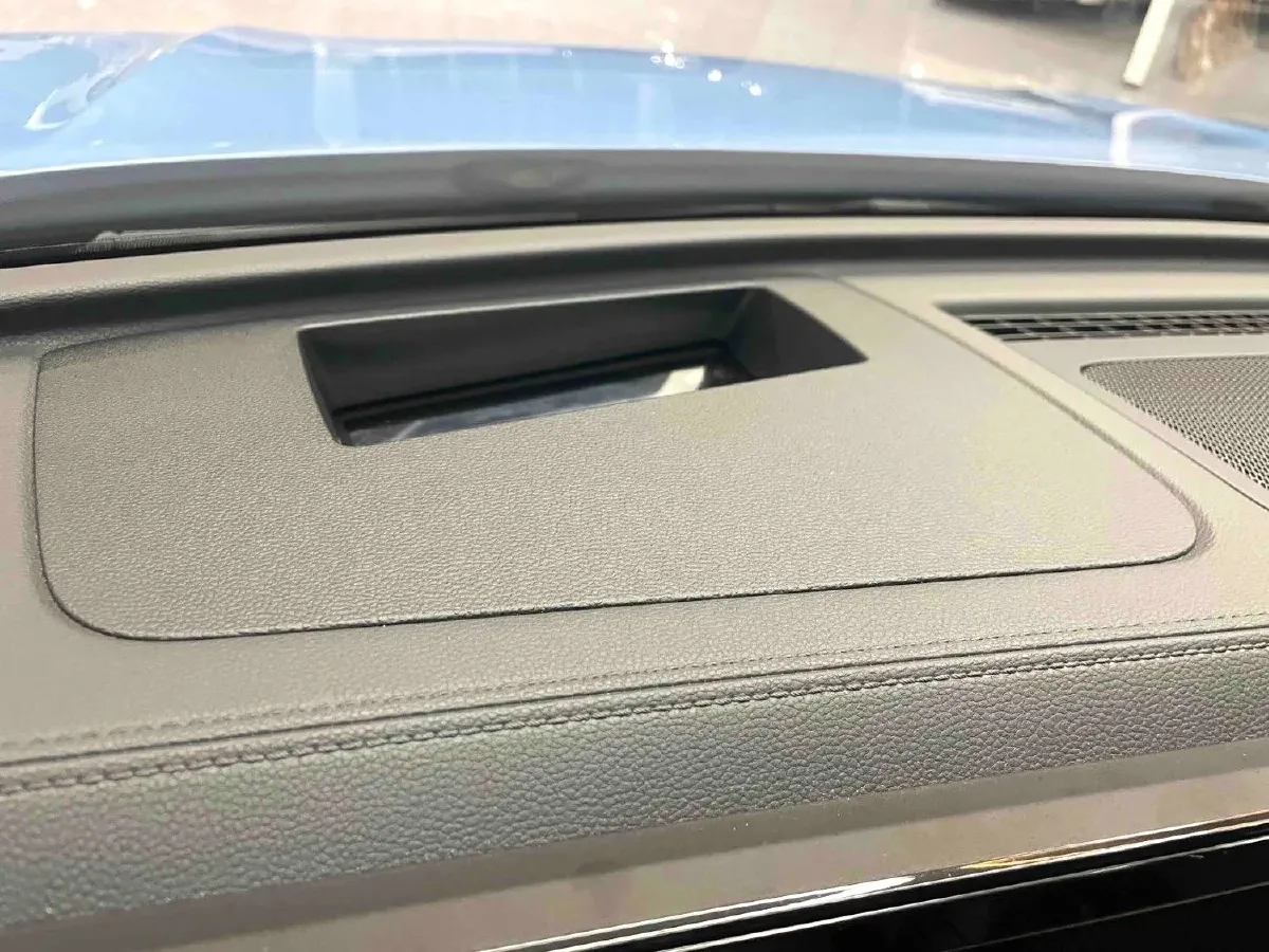 2024 Volkswagen Tiguan L 2.0T 220HP L4 7DCT,autocango,china used car exporter,china ev exporter,chinese used car exporter,chinese used ev exporter