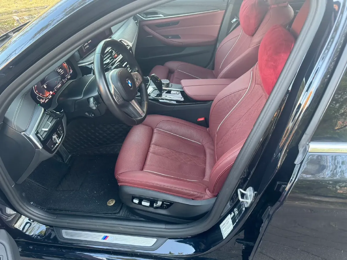 2023 BMW 5 Series 2.0T 245HP L4 8AT,autocango,china used car exporter,china ev exporter,chinese used car exporter,chinese used ev exporter