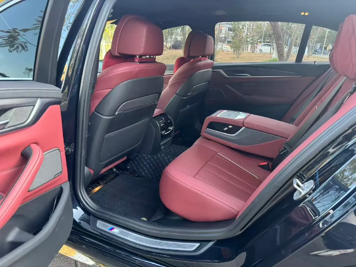 2023 BMW 5 Series 2.0T 245HP L4 8AT,autocango,china used car exporter,china ev exporter,chinese used car exporter,chinese used ev exporter