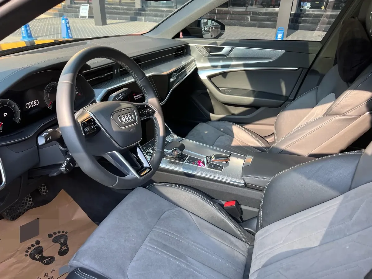 2021 Audi A6L 2.0T 224HP L4 7DCT,autocango,china used car exporter,china ev exporter,chinese used car exporter,chinese used ev exporter