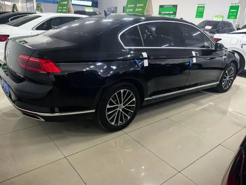 2020 Volkswagen Magotan 2.0T 186HP L4 7DCT,autocango,china used car exporter,china ev exporter,chinese used car exporter,chinese used ev exporter