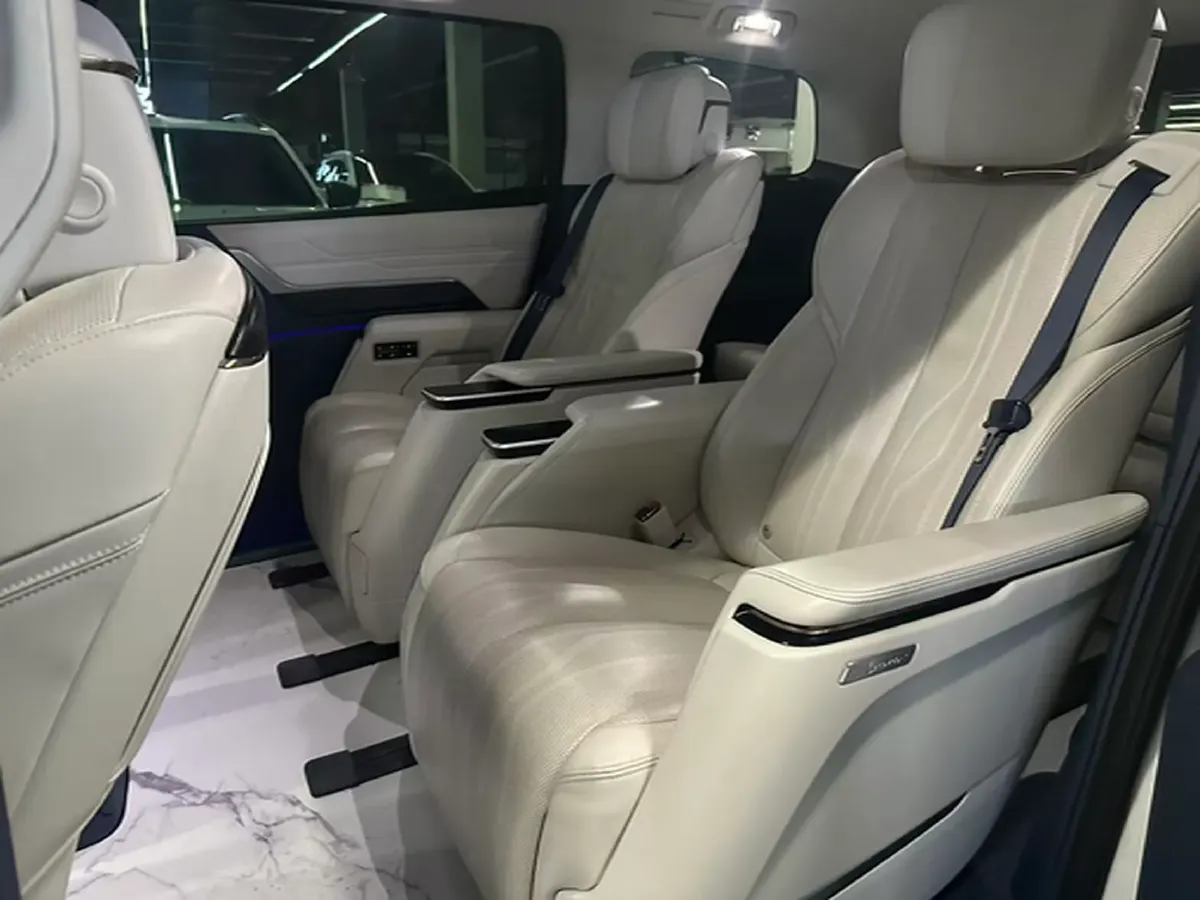 2023 Buick Century 2.0T 237HP L4 9AT,autocango,china used car exporter,china ev exporter,chinese used car exporter,chinese used ev exporter