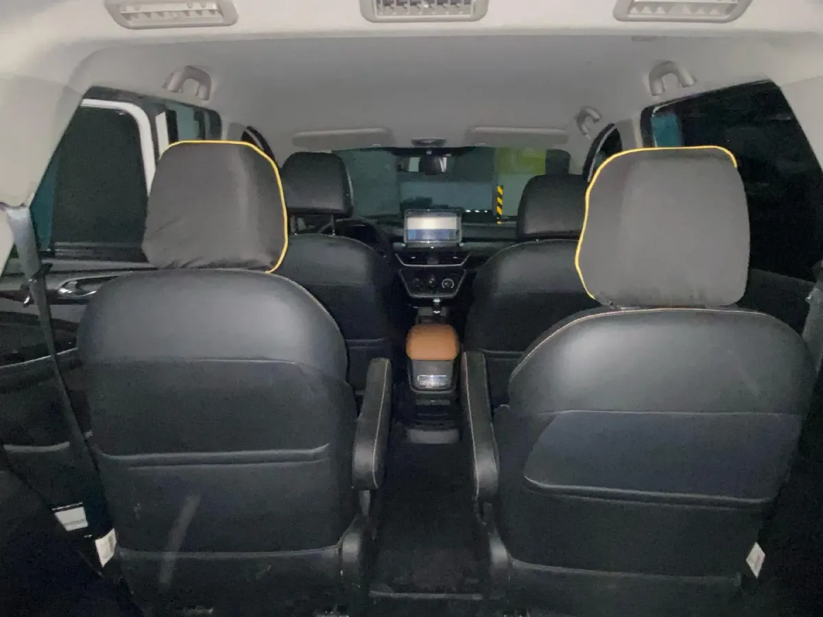 2019 WuLing HongGuang S3 1.5L 99HP L4 6MT,autocango,china used car exporter,china ev exporter,chinese used car exporter,chinese used ev exporter