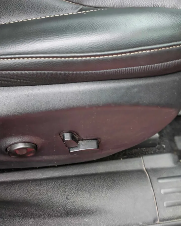 2017 Jeep Cherokee 2.0L 155HP L4 9AT,autocango,china used car exporter,china ev exporter,chinese used car exporter,chinese used ev exporter