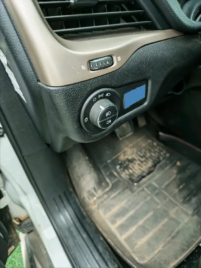 2017 Jeep Cherokee 2.0L 155HP L4 9AT,autocango,china used car exporter,china ev exporter,chinese used car exporter,chinese used ev exporter