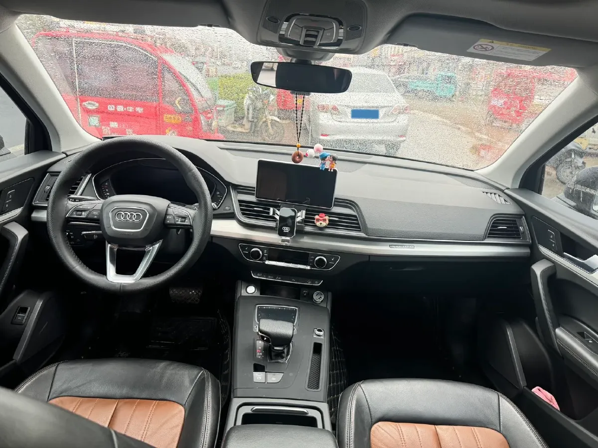 2021 Audi Q5L 2.0T 190HP L4 7DCT,autocango,china used car exporter,china ev exporter,chinese used car exporter,chinese used ev exporter