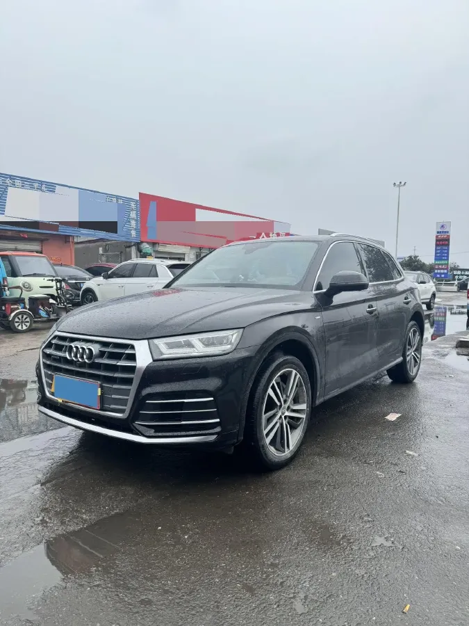2021 Audi Q5L 2.0T 190HP L4 7DCT,autocango,china used car exporter,china ev exporter,chinese used car exporter,chinese used ev exporter