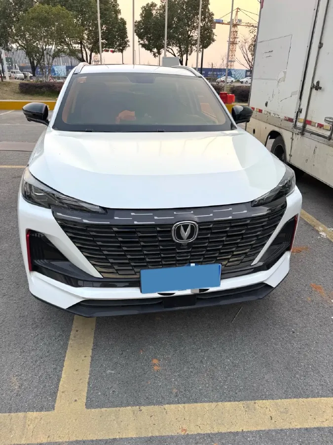 2022 ChangAn Oshan X7 Plus 1.5T 188HP L4 7DCT,autocango,china used car exporter,china ev exporter,chinese used car exporter,chinese used ev exporter
