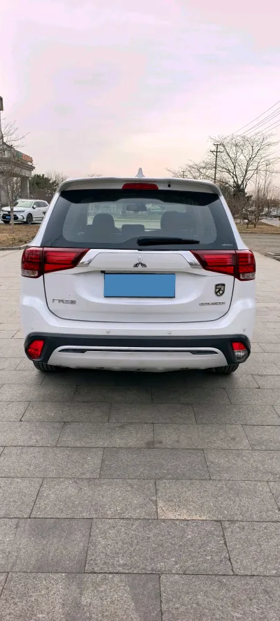 2019 Mitsubishi Outlander 2.4L 192HP L4 CVT,autocango,china used car exporter,china ev exporter,chinese used car exporter,chinese used ev exporter