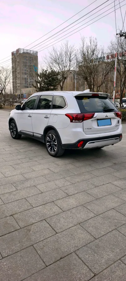 2019 Mitsubishi Outlander 2.4L 192HP L4 CVT,autocango,china used car exporter,china ev exporter,chinese used car exporter,chinese used ev exporter