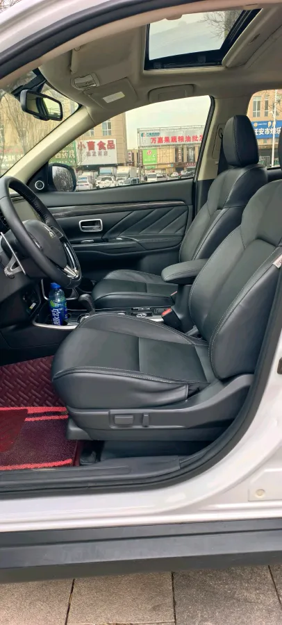 2019 Mitsubishi Outlander 2.4L 192HP L4 CVT,autocango,china used car exporter,china ev exporter,chinese used car exporter,chinese used ev exporter