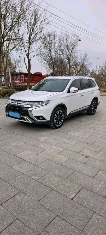 2019 Mitsubishi Outlander 2.4L 192HP L4 CVT,autocango,china used car exporter,china ev exporter,chinese used car exporter,chinese used ev exporter